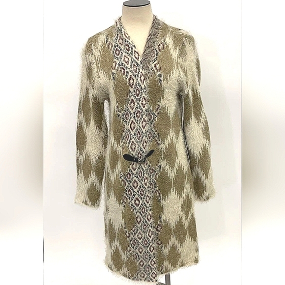 BCBGMaxAzria Women's Brown and Cream Sweater - Picture 2 of 12